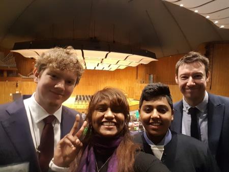 EIC students participate in the MIT Model United Nations Conference 2018